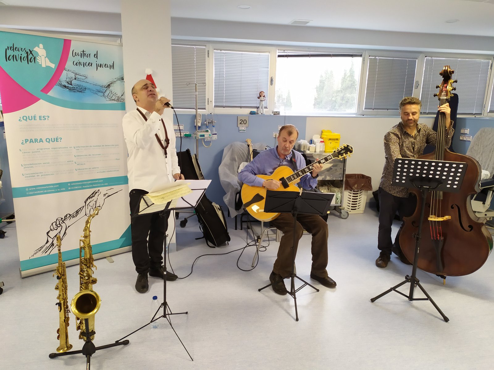 Concierto de Jazz Toto Fabris Trio para pacientes oncologicos.